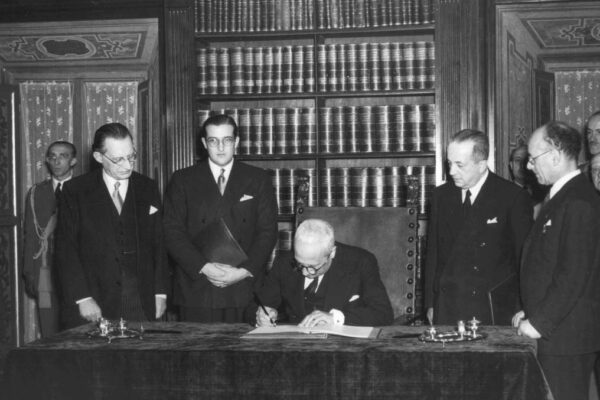 Firma della Costituzione 27-12-1947